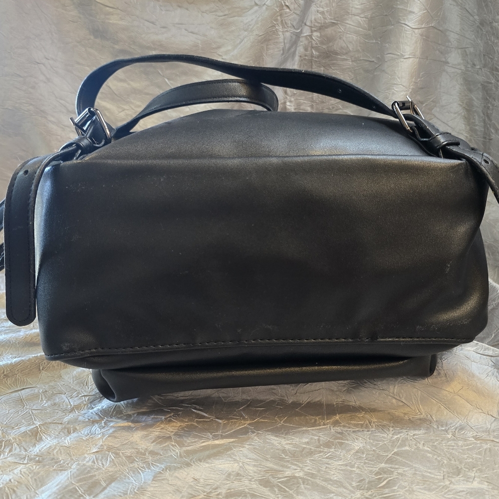 Elegant Black Faux Leather Men's Backpack NWOT - Picture 5 of 5